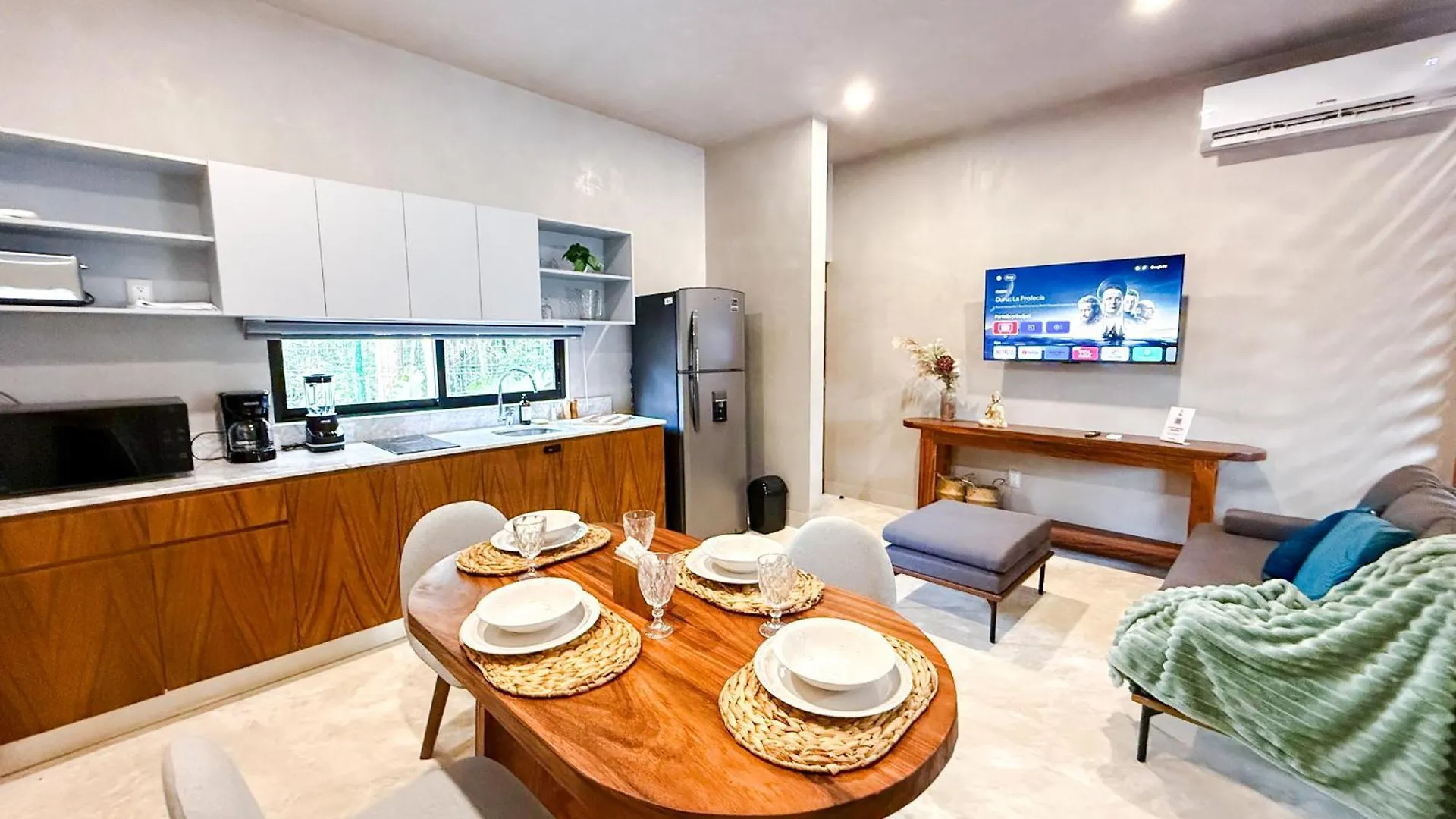 New Swim-Up Apartment King Bed Wifi Tulum Mexico